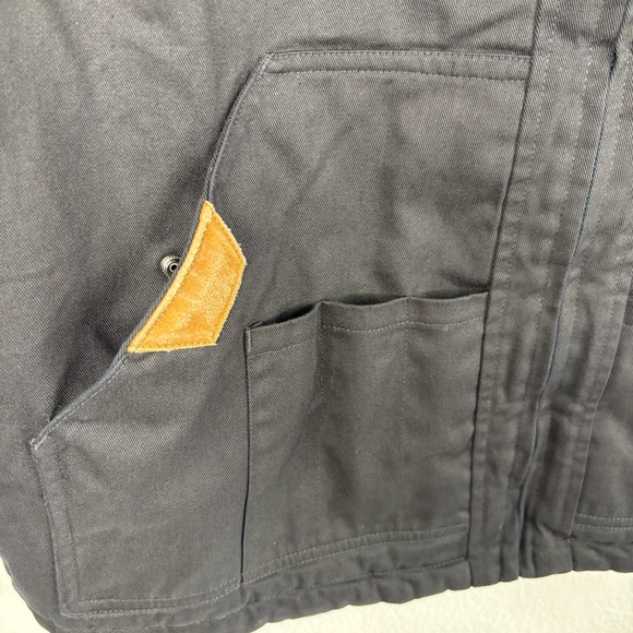 EDTREK Waterproof Concealed Carry Vest w/ 10 Pockets - Picture 5 of 16